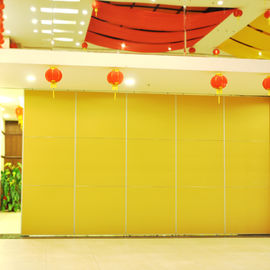 Cloisons de séparation mobiles jaunes, salle de conférence d'hôtel glissant les portes se pliantes de séparation