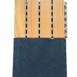 Panneaux en bois acoustiques de preuve de bruit de forces de défense principale cannelés par finition de mélamine avec des trous