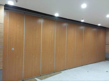 Cloisons de séparation se pliantes de la Malaisie de conseil en bois, mur acoustique commercial de diviseur de pièce