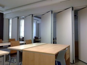 Bien mobilier de lieu de réunion glissant des cloisons de séparation de bureau avec le cadre en aluminium