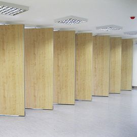 Cloisons de séparation se pliantes insonorisées en bois fonctionnelles Malaisie pour la salle de conférence