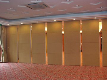 Plancher décoratif de porte coulissante aux cloisons de séparation se pliantes de plafond pour le banquet Hall