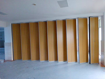 Panneaux de plafond coulissants décoratifs isolés, cloison de séparation en bois de lieu de réunion