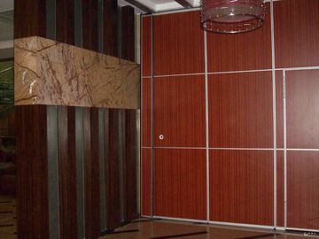 Cloison de séparation acoustique de bureau de couleur faite sur commande/portes se pliantes en bois de séparation porte coulissante