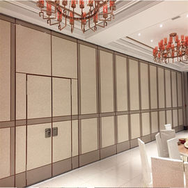 Murs coulissants acoustiques de système mobile de séparation avec la porte pour la convention hall