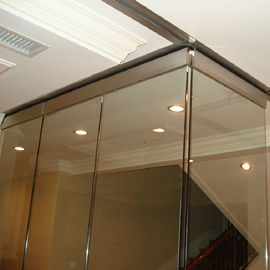 Glissement du dessus de séparation en verre de cloisons de séparation et de la séparation mobile en verre Frameless inférieure pour le balcon