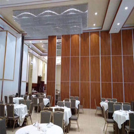 Cloisons de séparation se pliantes de Hall de banquet de 85 millimètres semi - le mur mobile d'hôtel automatique divise insonorisé pour la Malaisie