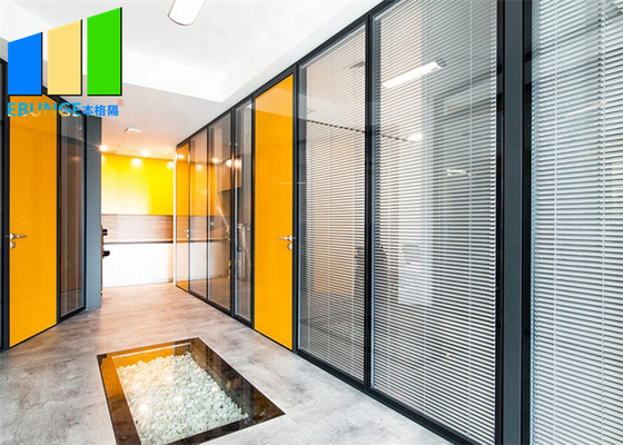 Plancher fixe de mur de verre givré par cadre en aluminium à la séparation de plafond pour le bureau moderne