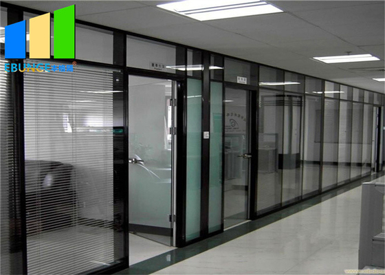 Séparation fixe de bureau de double cadre en aluminium de verre trempé pour le centre de conférences