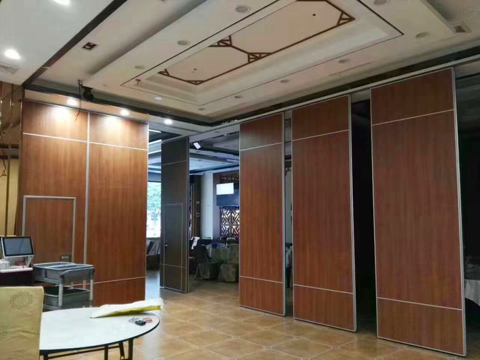 Cloisons de séparation coulissantes acoustiques mobiles résistantes au feu pour le lieu de réunion