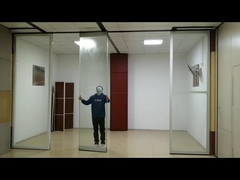 Parement en verre coulissant