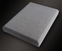 Bord carré acoustique couvert mou décoratif de panneaux de mur de fibre de verre de tissu