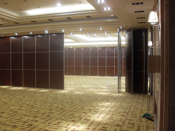 Glissement des diviseurs de pièce pour le banquet Hall avec la surface en cuir acoustique de couverture souple