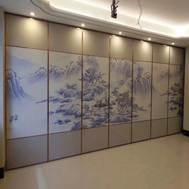 Les cloisons de séparation se pliantes adaptées aux besoins du client de mur mobile ont peint différents tableaux
