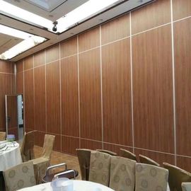 Cloisons de séparation acoustiques se pliantes accrochantes en bois de Hall de banquet de mur mobile d'hôtel Thaïlande