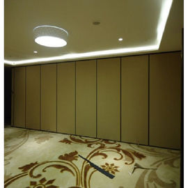 Mur acoustique démontable de salle de conférences glissant la séparation se pliante pour la pièce de banquet
