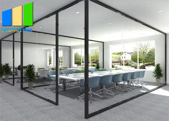 Taille démontable adaptée aux besoins du client de séparation en verre de cadre en aluminium de bureau pleine